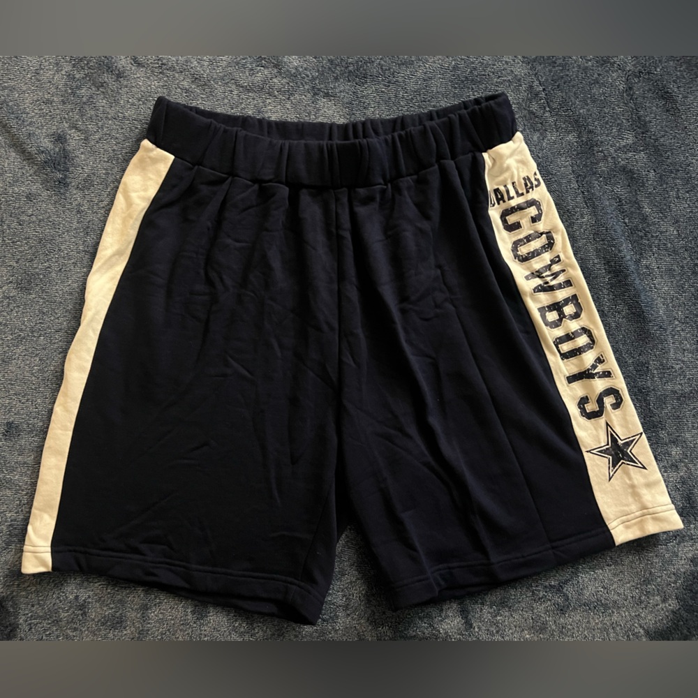 Cowboys Shorts size XLarge New
